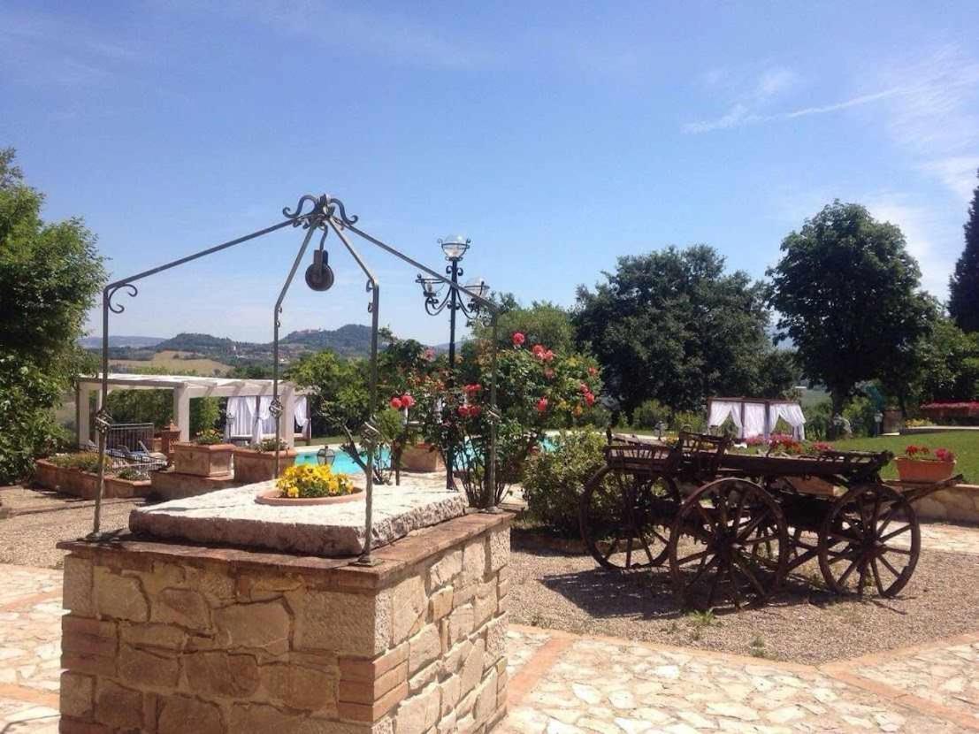 Residenza Collefiorito Aparthotel Todi Luaran gambar