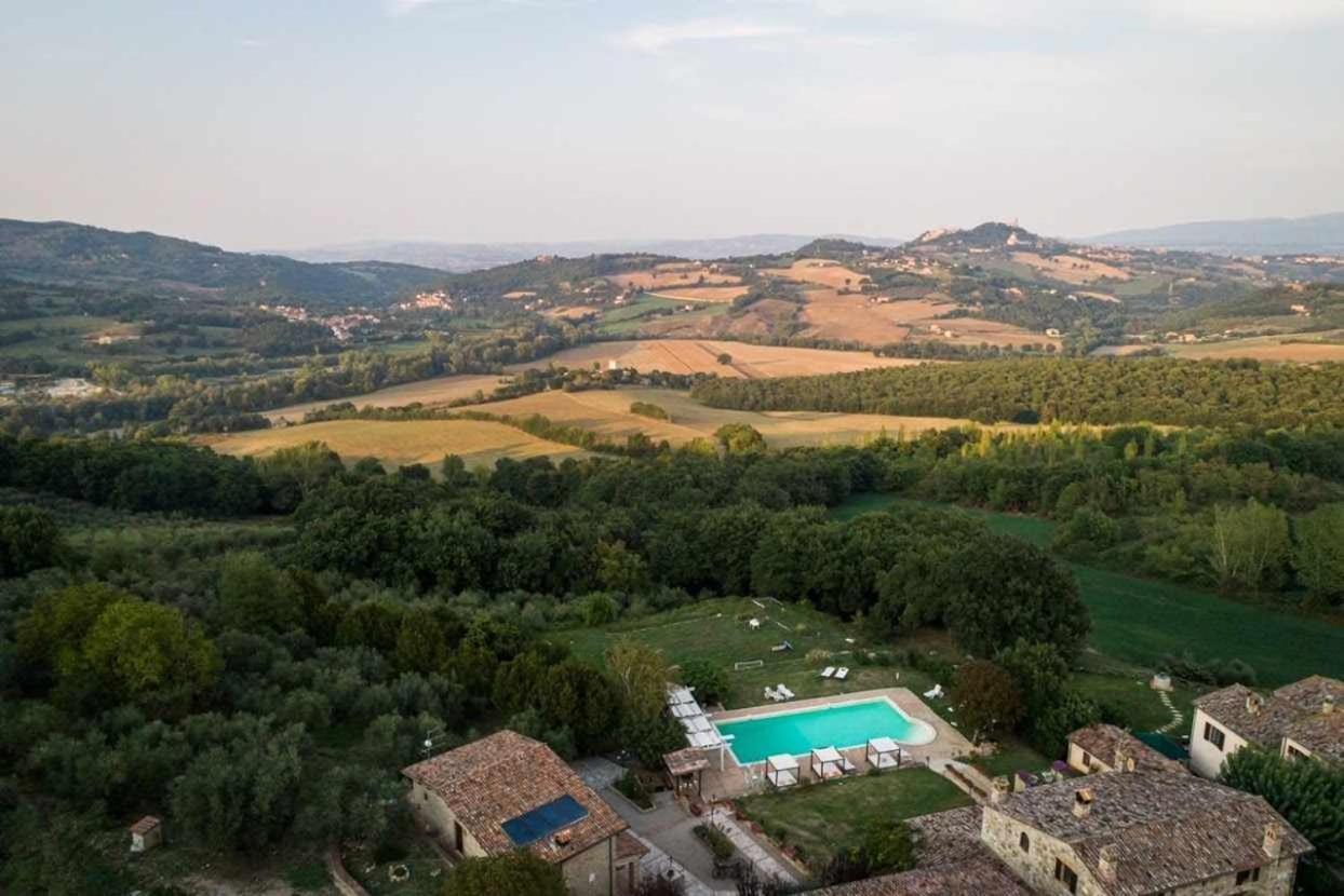 Residenza Collefiorito Aparthotel Todi Luaran gambar